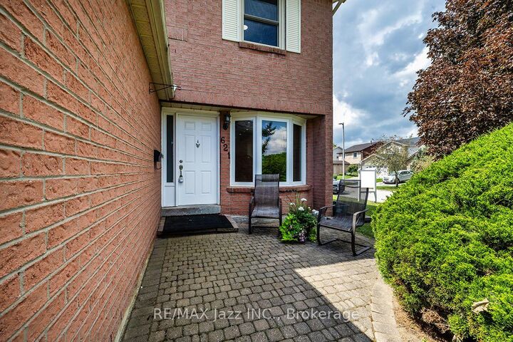 Property Photo:  621 Flavelle Court  ON L1V 3W6 