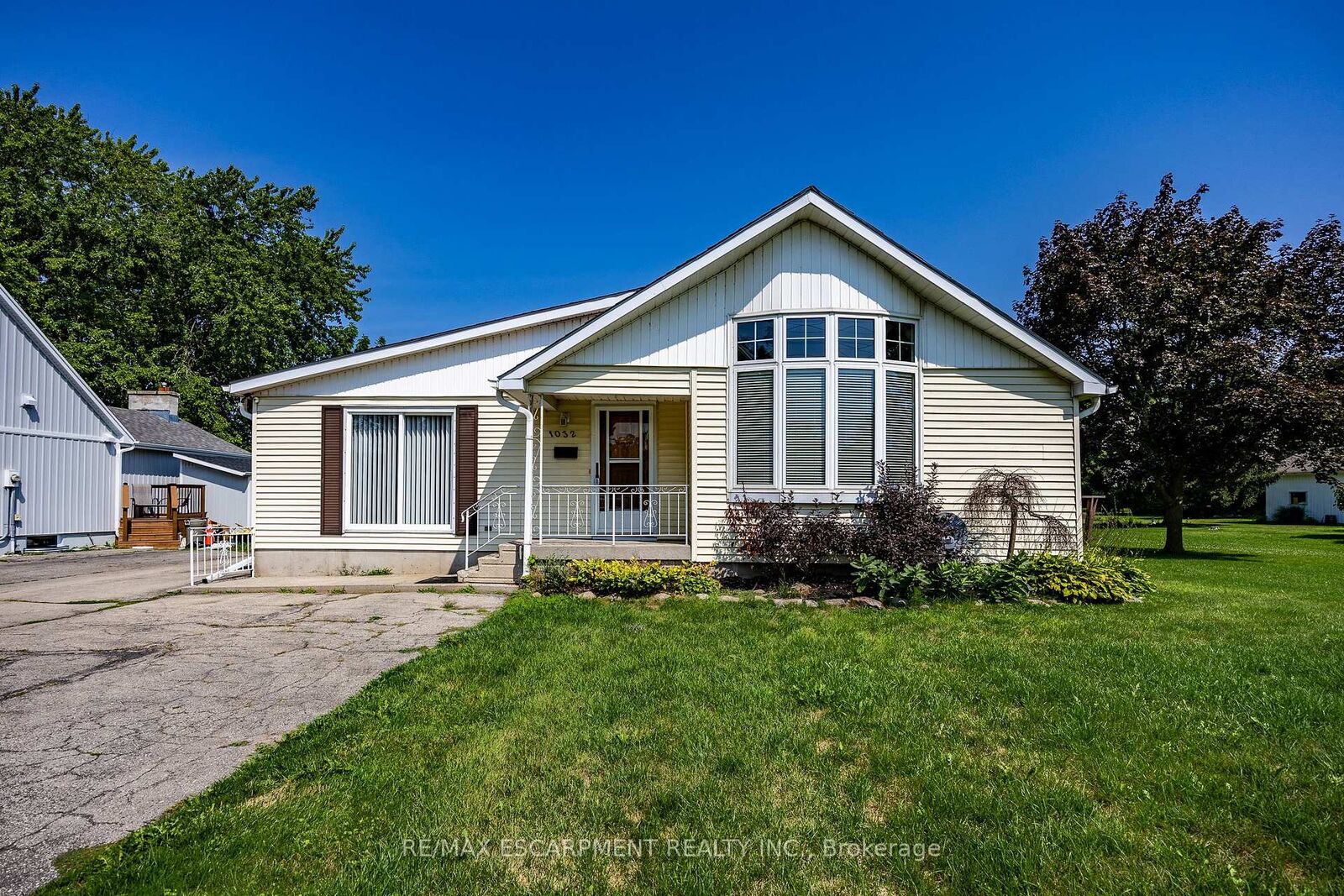 Property Photo: 1032 Main Street ON N0A 1N2