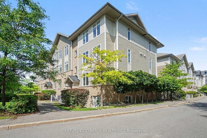 318 Everest Private D — photo 1
