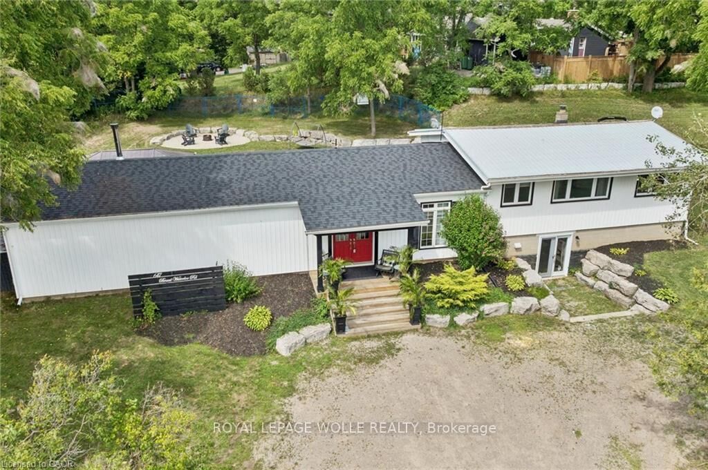 Property Photo: 647 Brant Waterloo Road ON N0B 1E0