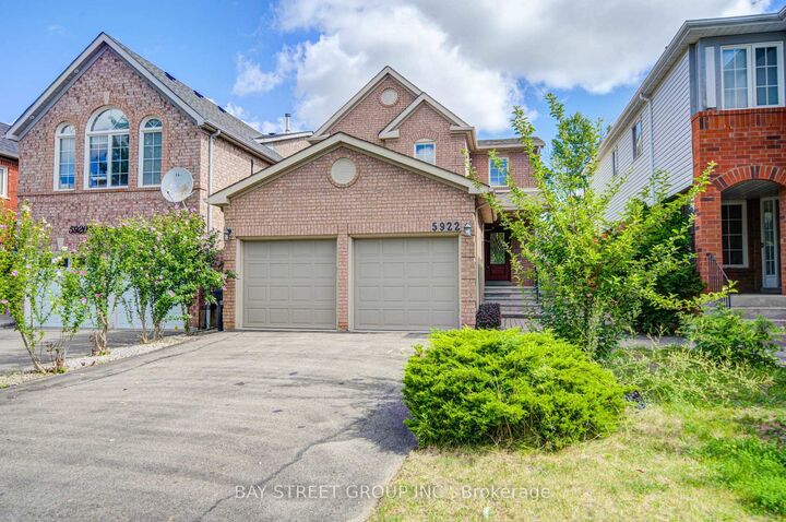 Property Photo: 5922 Dalebrook Crescent ON L5M 5R9