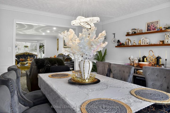 Property Photo:  112 Clarendon Crescent  ON N5X 4N4 