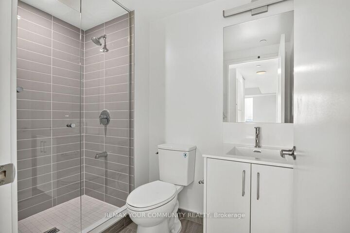Property Photo:  4010 Eglinton Avenue W 1504  ON M9A 0G5 