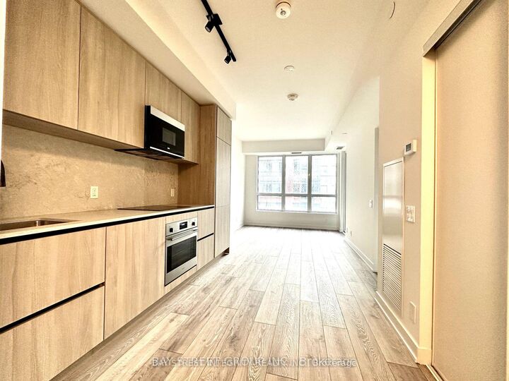 Property Photo: 108 Peter Street 616 ON M5V 0W2