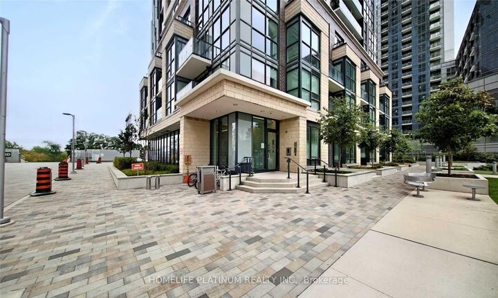 Property Photo:  20 Thomas Riley Road W 2407  ON M9B 1B3 