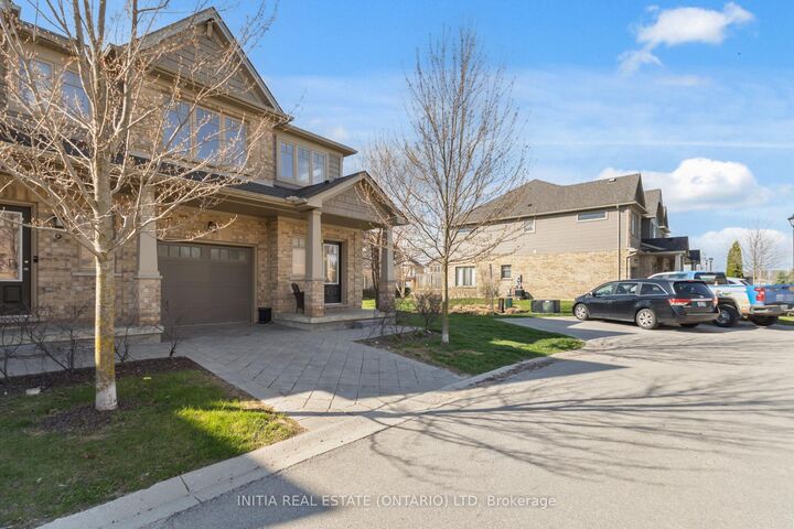 Property Photo:  1924 Cedarhollow Boulevard 7  ON N5X 0K3 