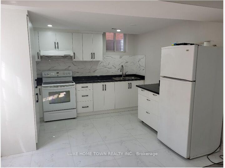 Property Photo:  23 Castlehill Road  ON L6X 4E3 