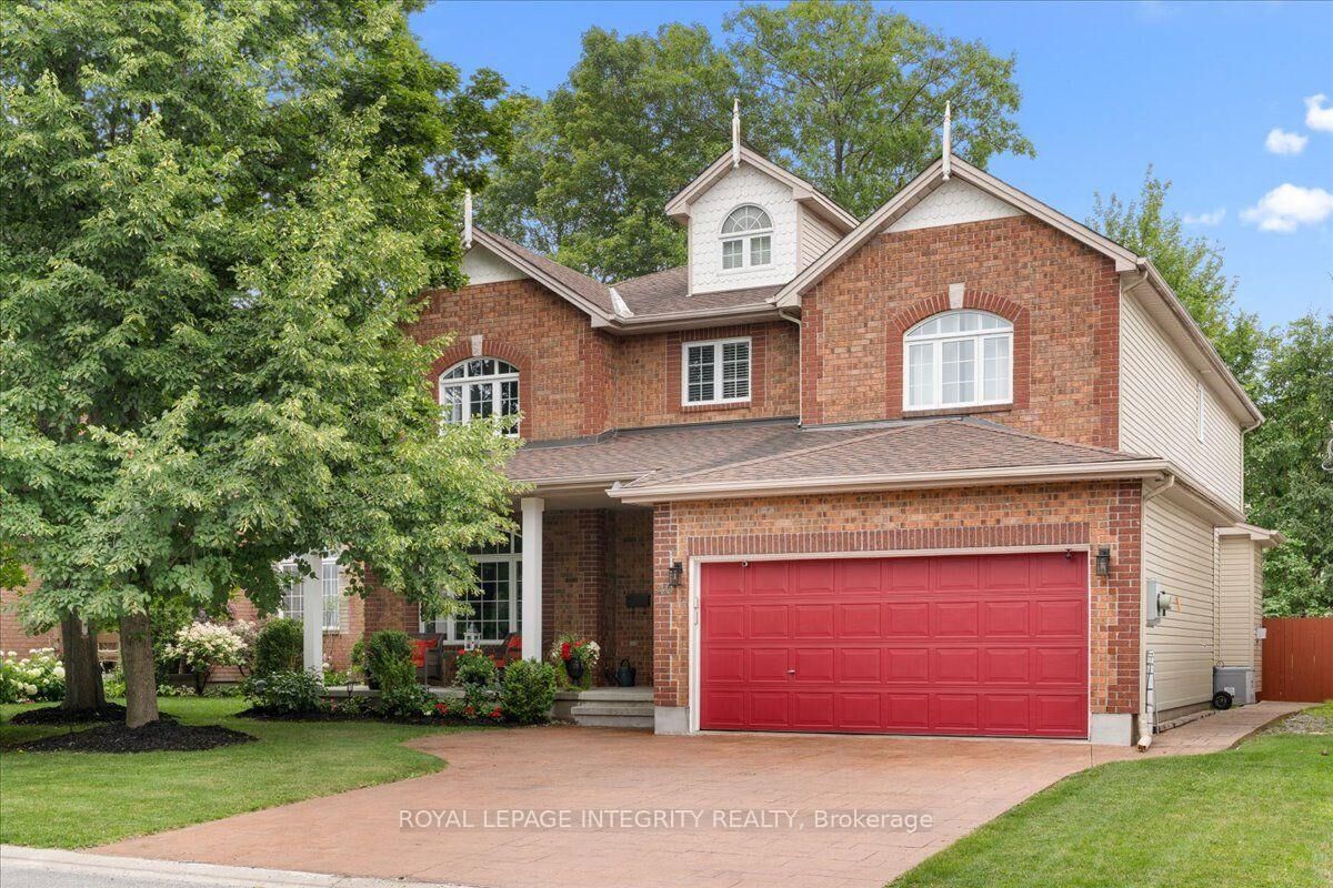 Property Photo: 40 Bon Echo Crescent ON K2M 2W6