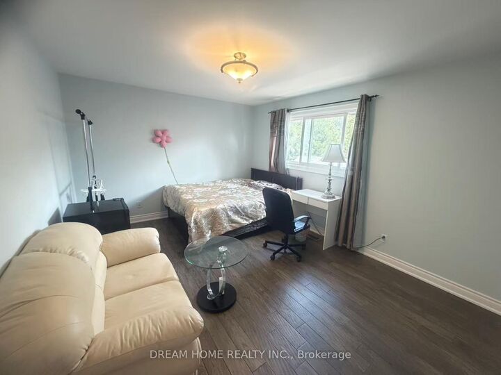 Property Photo:  