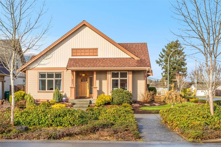 Property Photo: 421 Poets Trail Dr BC V9R 7B1