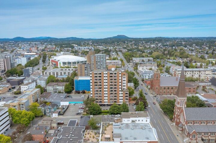 1630 Quadra St #1005 — photo 1