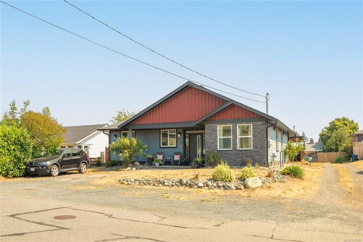Property Photo: 374 Shepherd Ave BC V9R 3X1