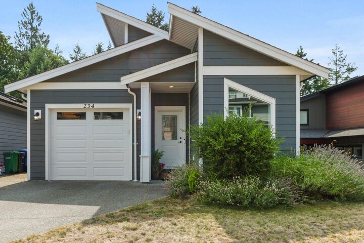 234 Golden Oaks Cres — photo 1