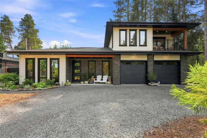 Property Photo:  935 Meadowlark Pl  BC V9K 1M6 