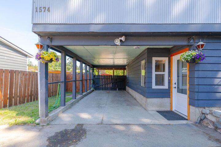 Property Photo:  1574 Macmillan Rd  BC V9X 1L9 