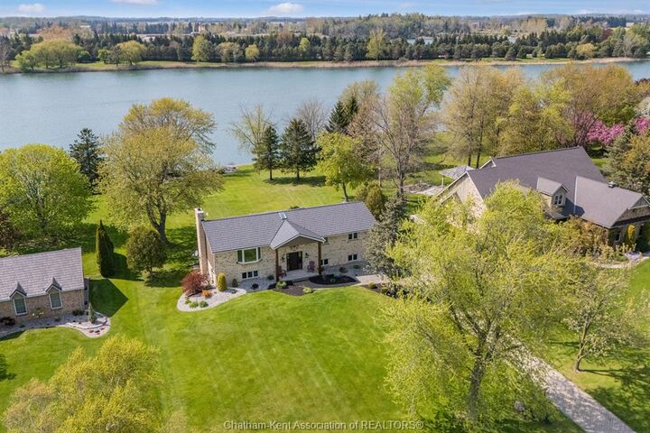 10609 Lakeview Drive — photo 1