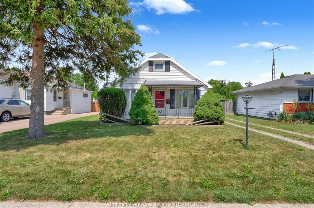 Property Photo: 15 Oxley Drive ON N7L 2K5
