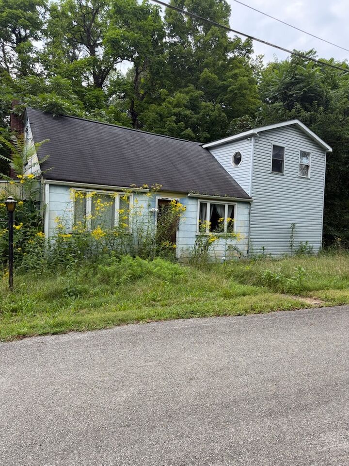 Property Photo: 202 Clark PA 15681