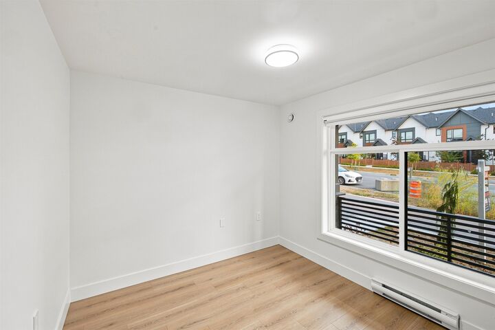 Property Photo: 16513 20 Avenue BC V3Z 1J1