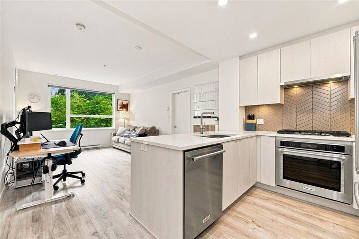 717 Breslay Street 205 — photo 1