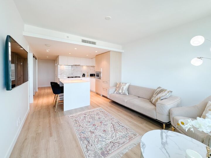 Property Photo:  