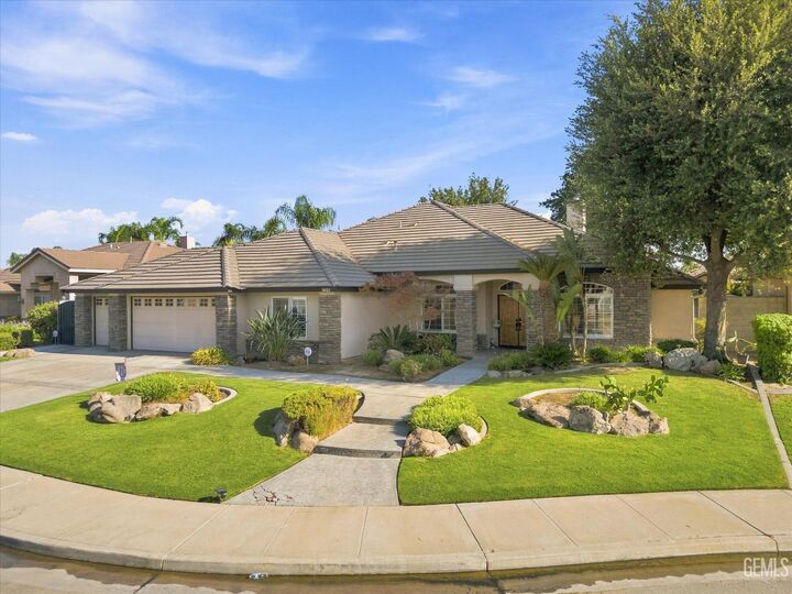 Property Photo:  16023 Screaming Eagle Avenue  CA 93314 