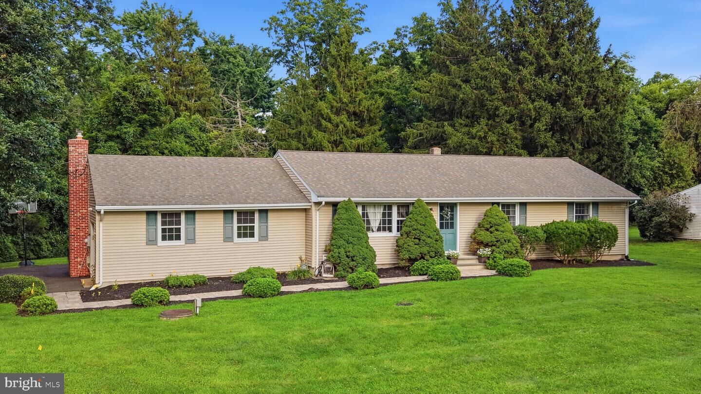 Property Photo:  7 Morningside Drive  NJ 08534 