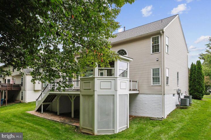 Property Photo:  8558 Fisher Woods Drive  VA 22079 