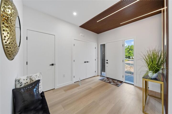 Property Photo:  172 Sterling Avenue  MB R2M 2R7 