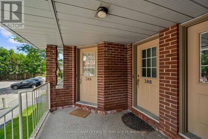 Property Photo:  386 Briston Private  ON K1G 5R3 