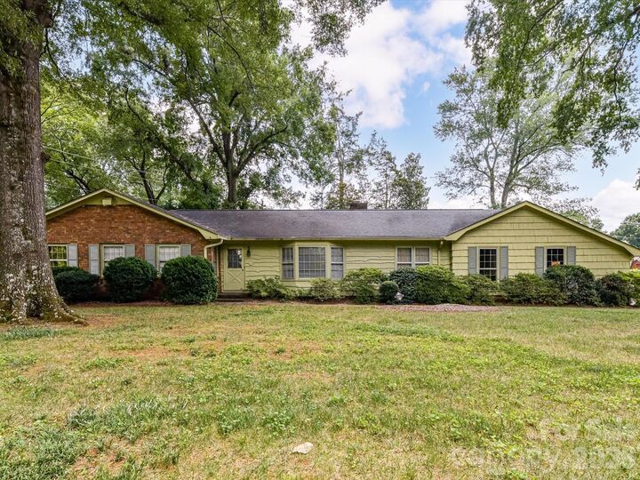 Property Photo:  5535 Lansing Drive  NC 28270 