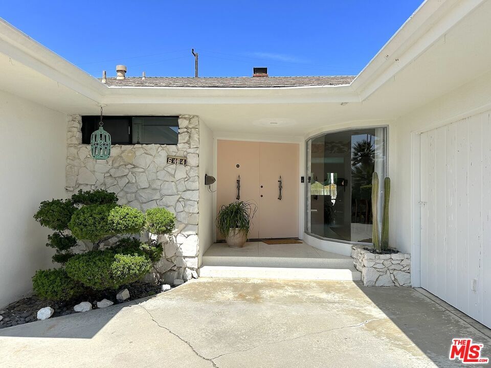 Property Photo:  6414 Senford Ave  CA 90056 