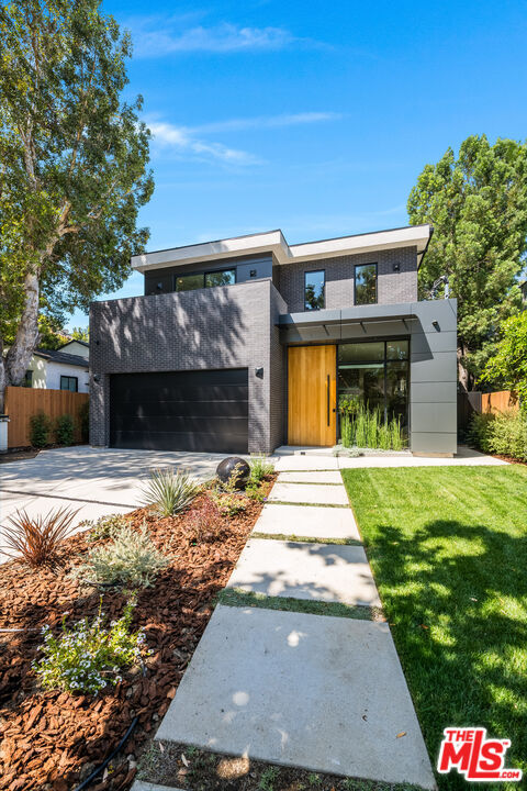 Property Photo:  3831 Mound View Ave  CA 91604 