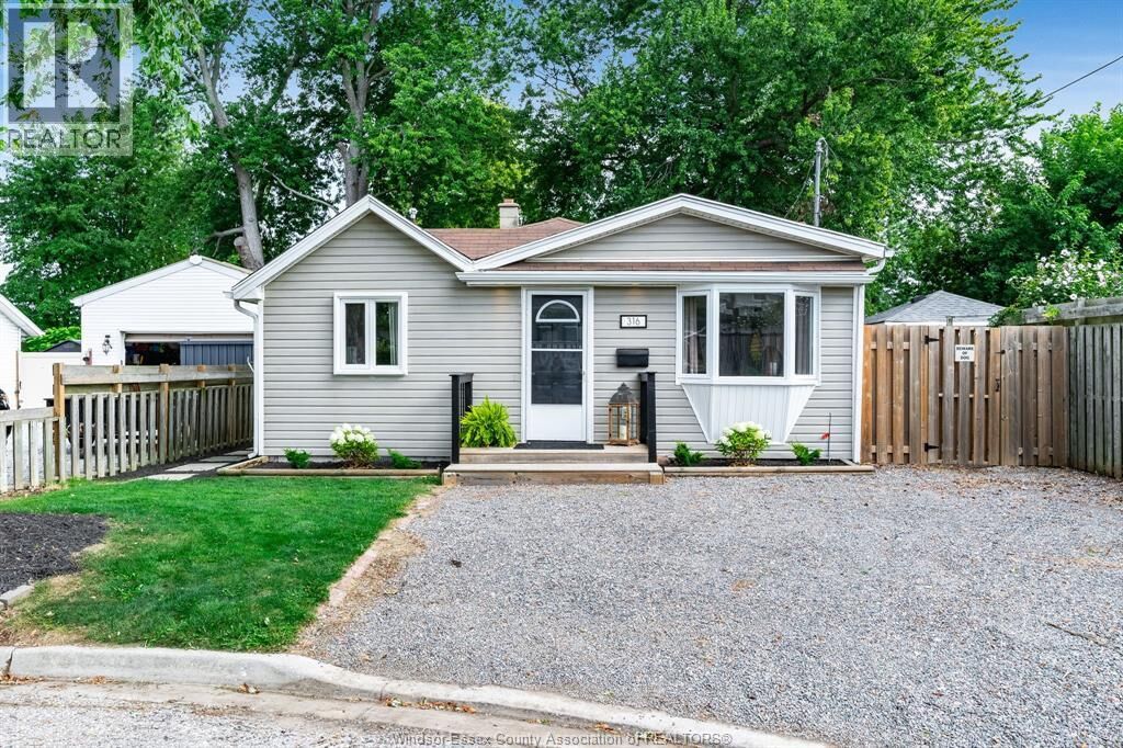 Property Photo:  316 Erieview Drive  ON N9Y 1M4 