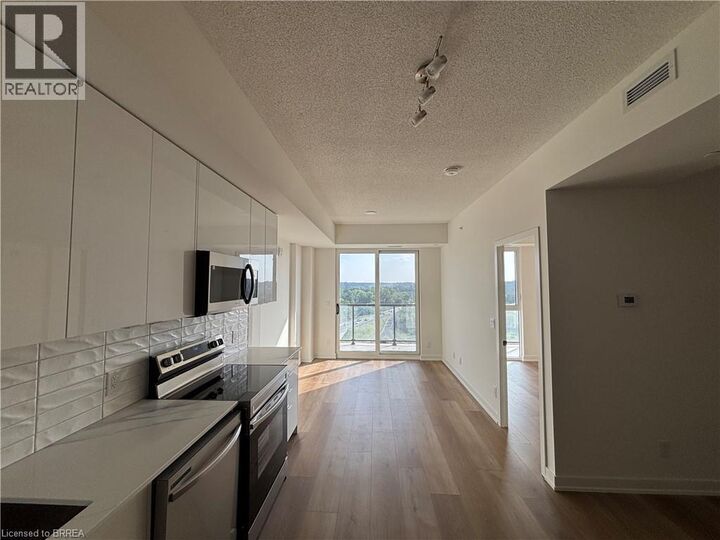 Property Photo:  33 Erie Avenue 1313  ON N3S 0K7 