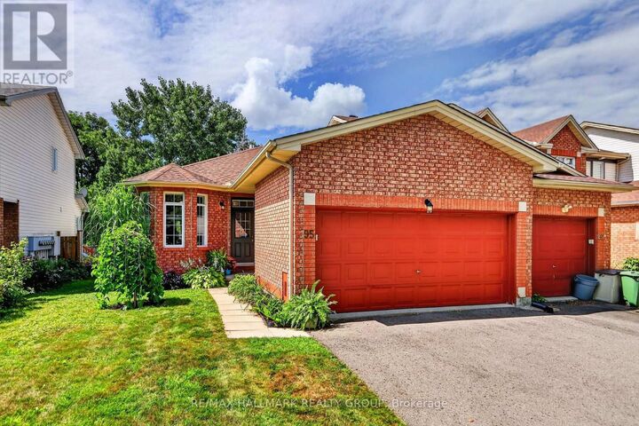 Property Photo:  95 College Circle  ON K1K 4R9 
