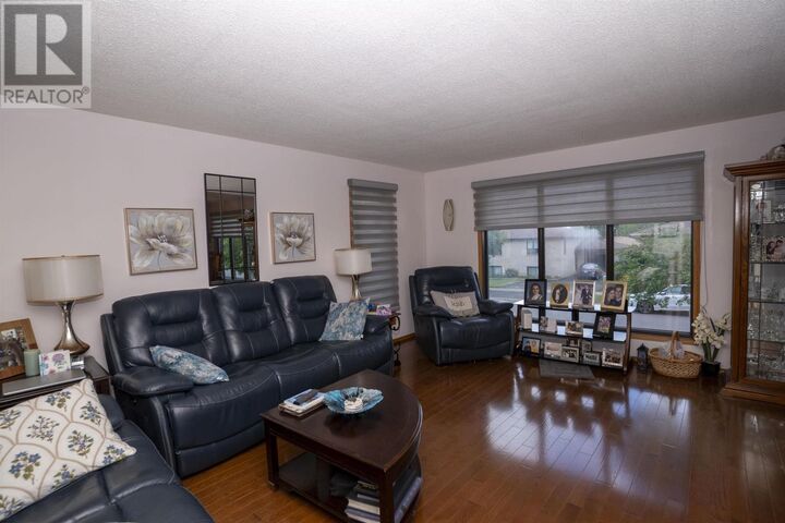 Property Photo: 224 London Dr ON P7A 7Z6