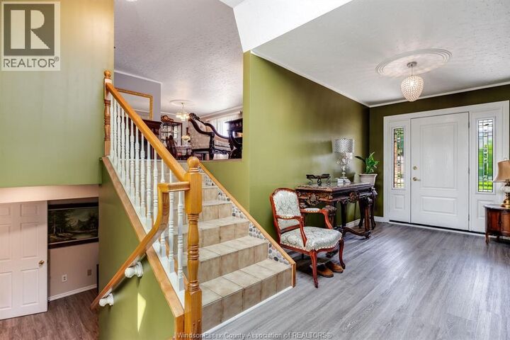 Property Photo:  37 Elizabeth Crescent  ON N8H 4Y4 