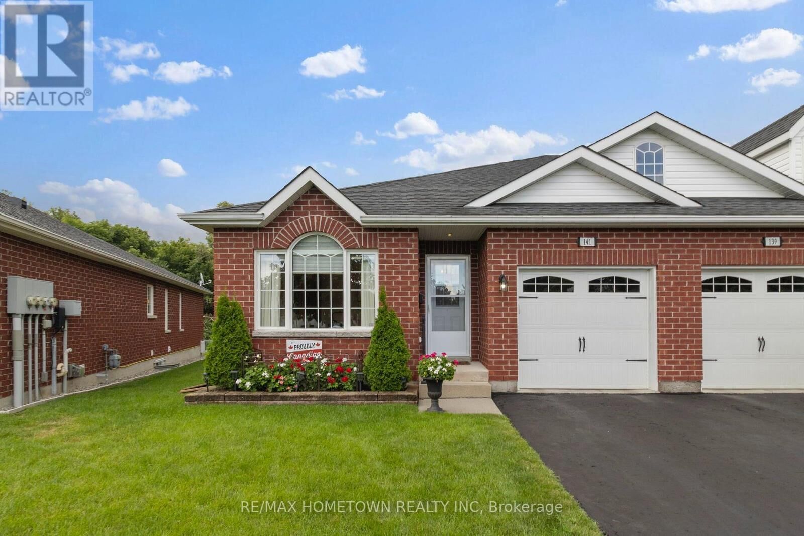 Property Photo: 141 Steacy Gardens ON K6V 7A6