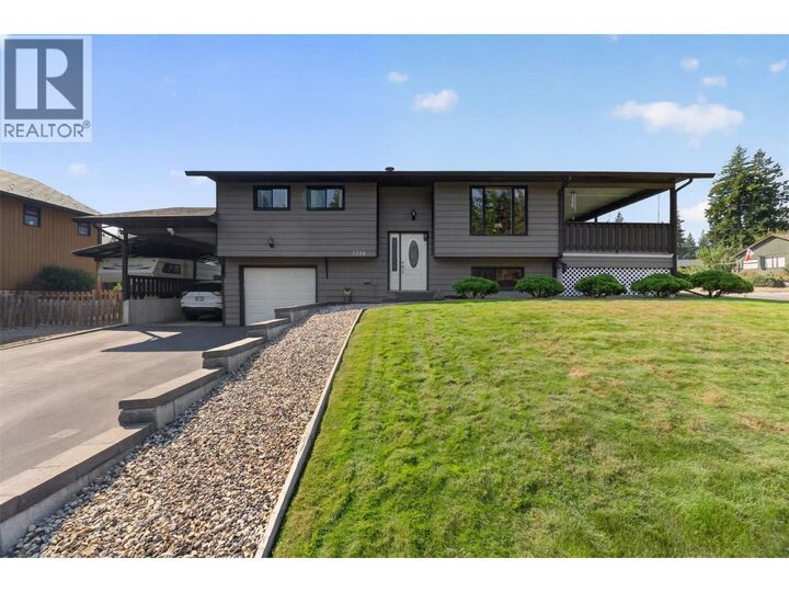 Property Photo: 2730 5 Avenue Northeast BC V1E 2K3