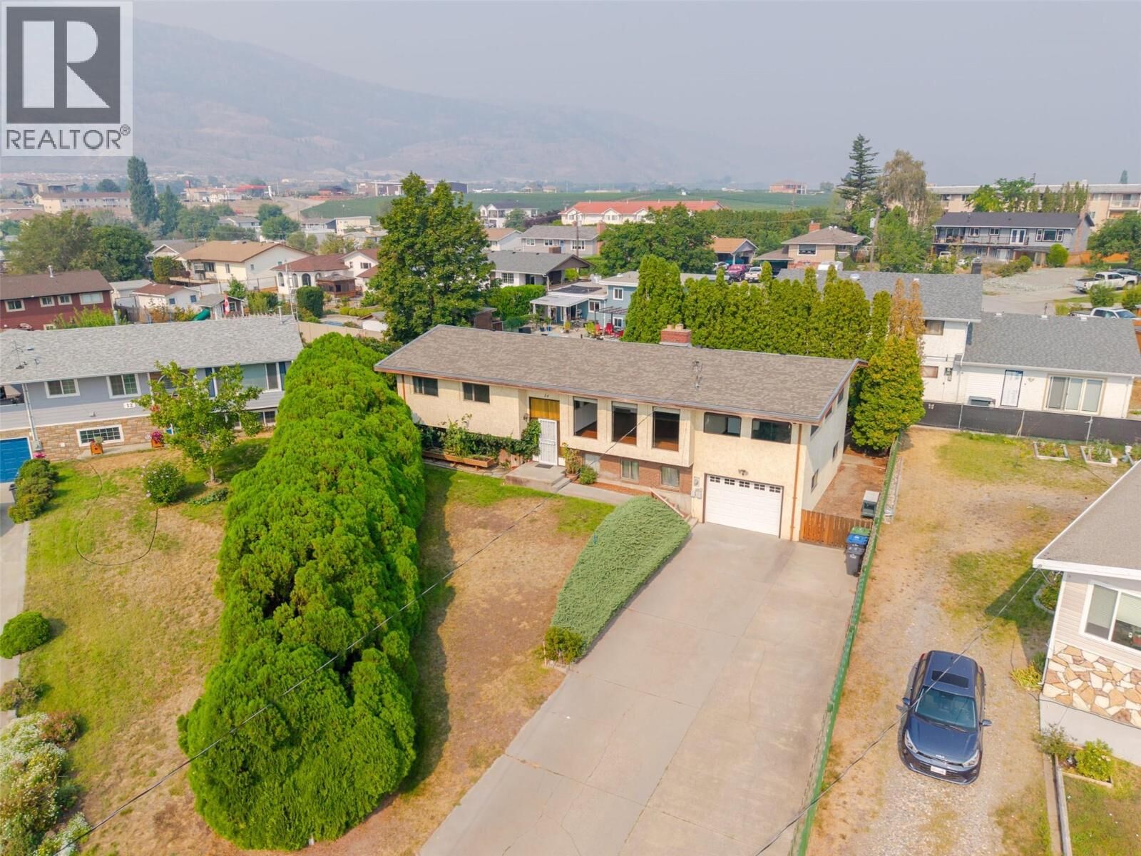 Property Photo: 14 Bartlett Place BC V0H 1V2