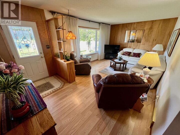 Property Photo:  31 Ross St  ON P8N 1T9 