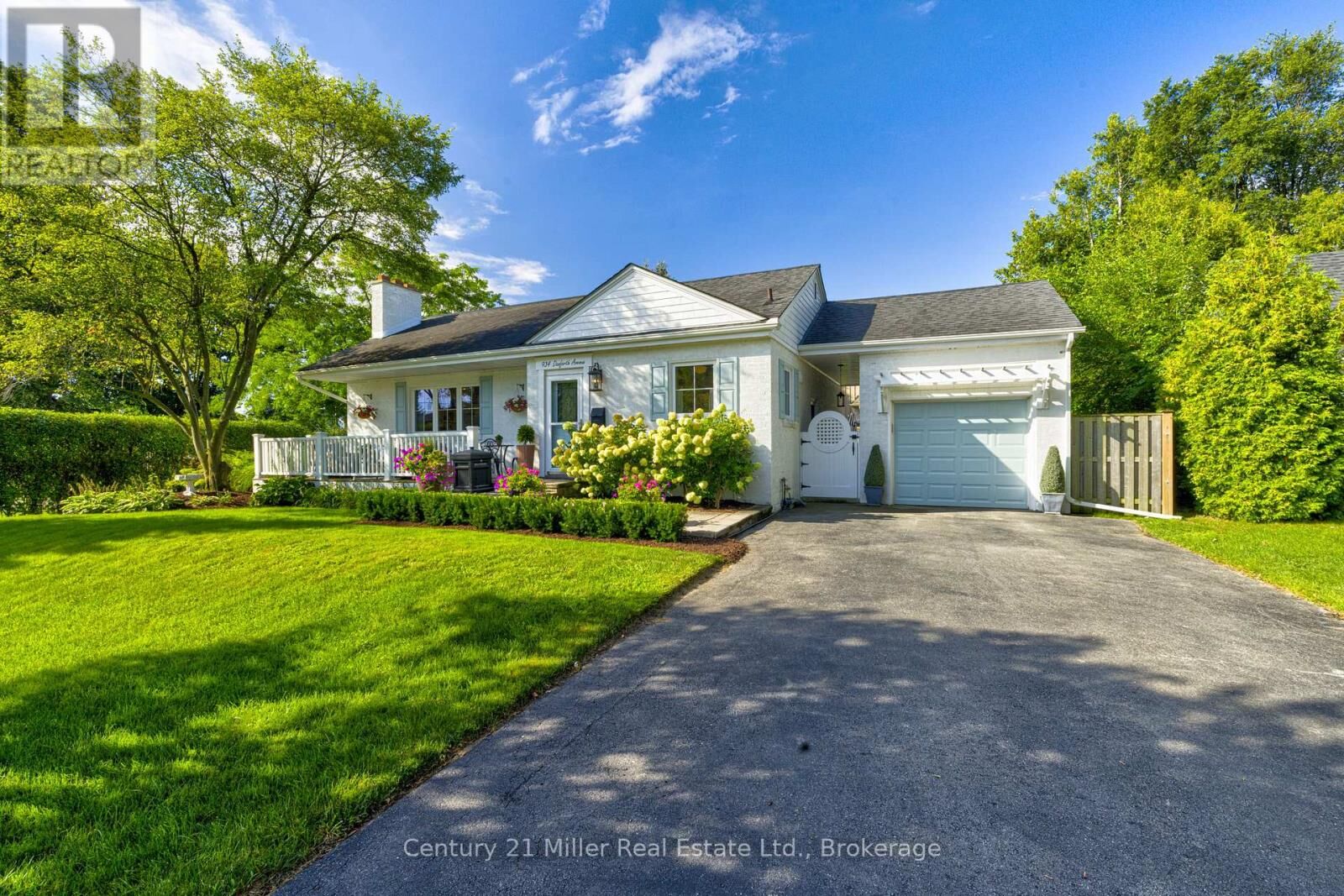 Property Photo:  934 Danforth Avenue  ON L7T 1S8 
