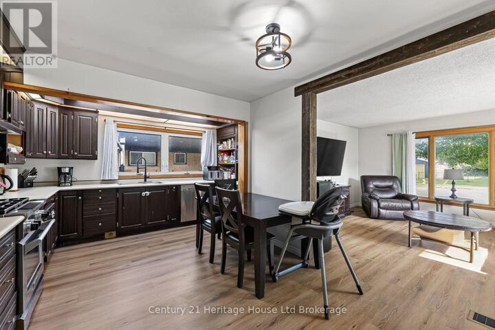 Photo de la propriété:  1037 Warwick Street  ON N4S 4S3 