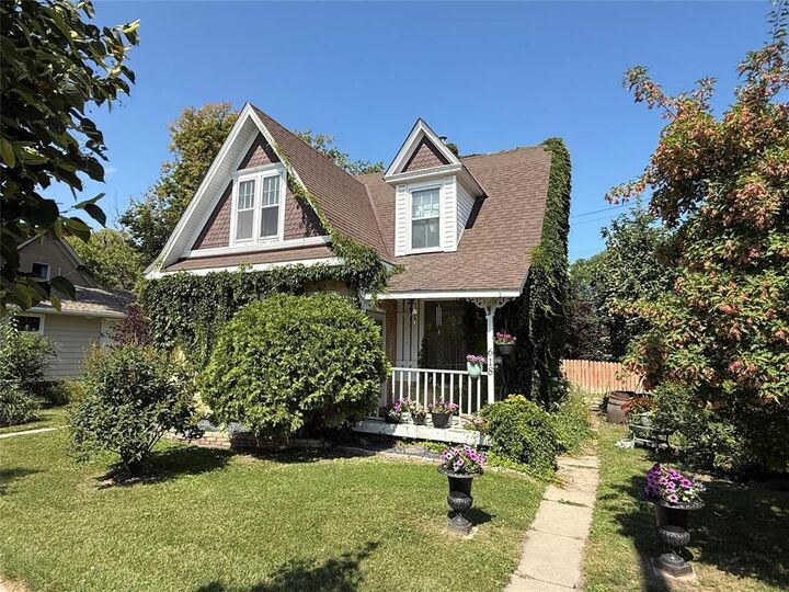 Property Photo: 618 Saskatchewan Avenue East MB R1N 0K5