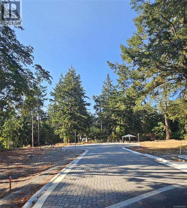 Property Photo: 5 Sea Glass Place BC V8N 4J2