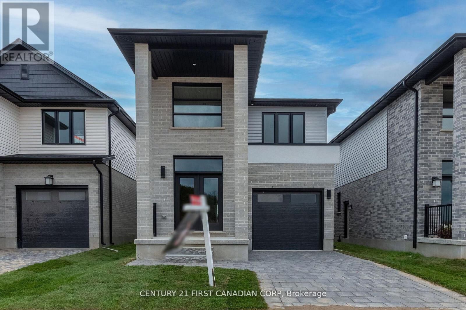 Photo de la propriété: 6453 Royal Magnolia Avenue ON N6P 0K2