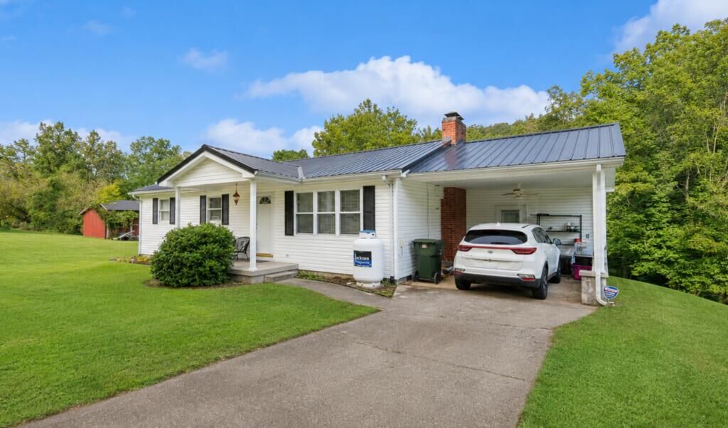 Property Photo:  9336 Ky Rt 201  KY 41255 