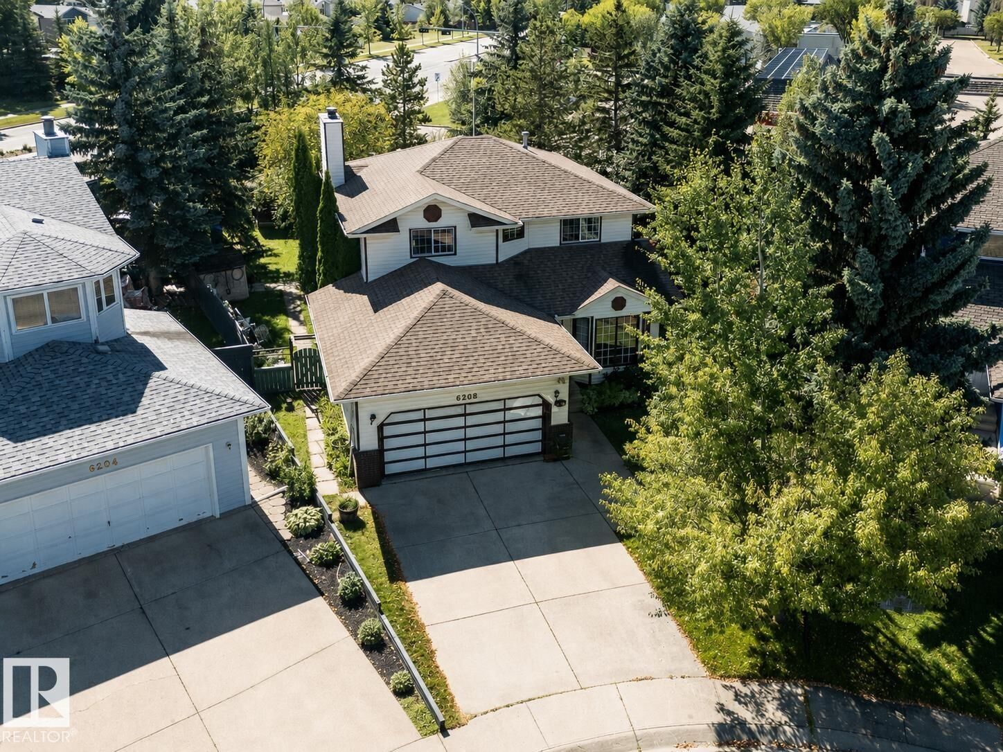Property Photo: 6208 187B Street NW AB T5T 5T3