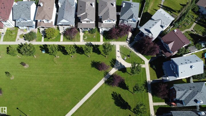 Photo de la propriété:  4121 Tompkins Way NW  AB T6R 3E6 